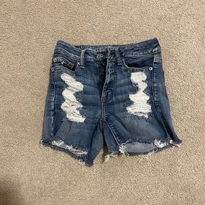 american eagle ripped distressed jean shorts